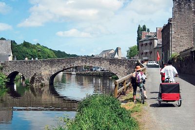 Le long du canal d'Ille-et-Rance près de Dinan - France