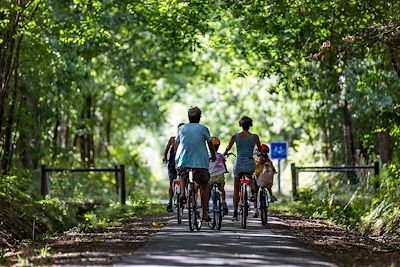 Les voies vertes du canal de Garonne en famille
