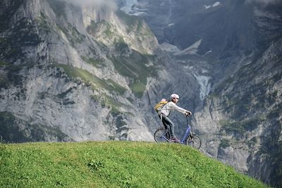 Trottinette dans les Alpes 