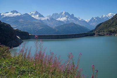 Lac et barrage d'Emosson - Valais - Suisse 