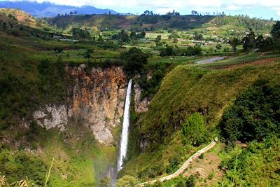 La cascade de Sipiso-piso - Sumatra - Indonésie
