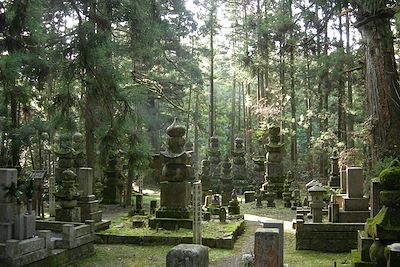 Cimetiere Okonuin - Mont Koya San
