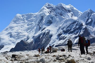 Traversée de la moraine du glacier Proletarsky - Kirghizie
