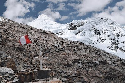 Vue sur le sommet du Tocllaraju depuis le camp dit Camp Moraine - Pérou