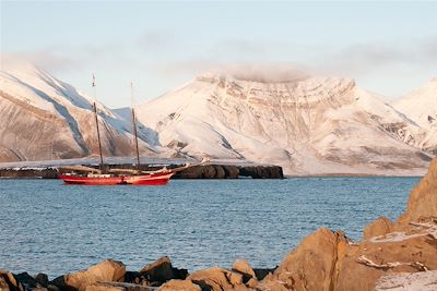 Le Noorderlicht près des côtes du Spitzberg - Norvège