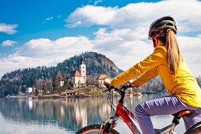 Enfant à vélo - Bled - Slovénie