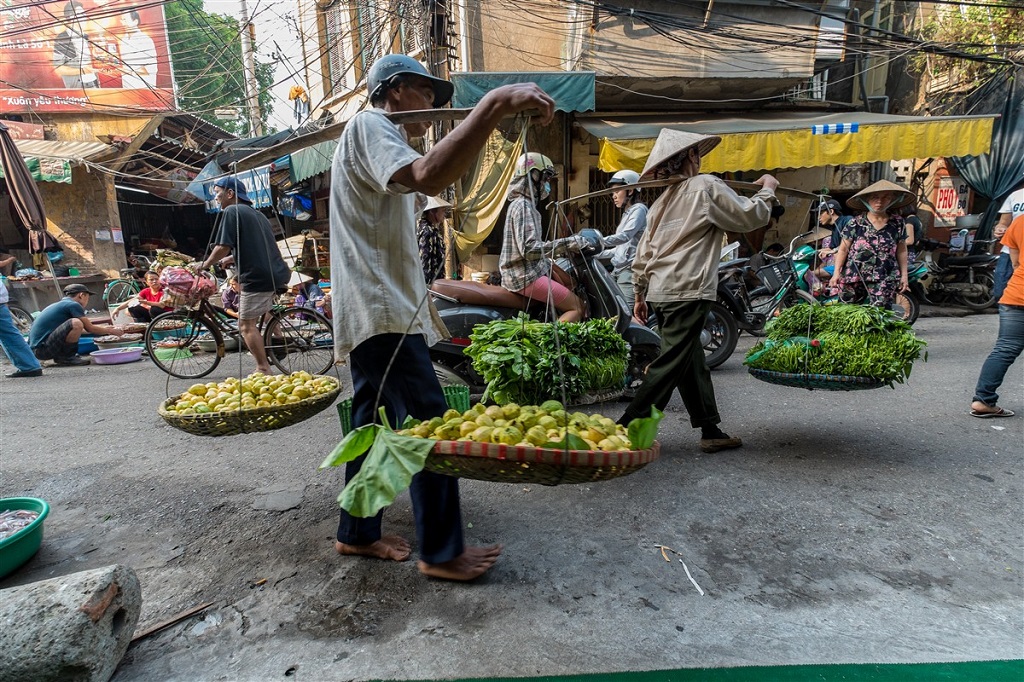 Porteurs - Hanoi - Vietnam - ©François Vannière Porteurs - Hanoi - Vietnam