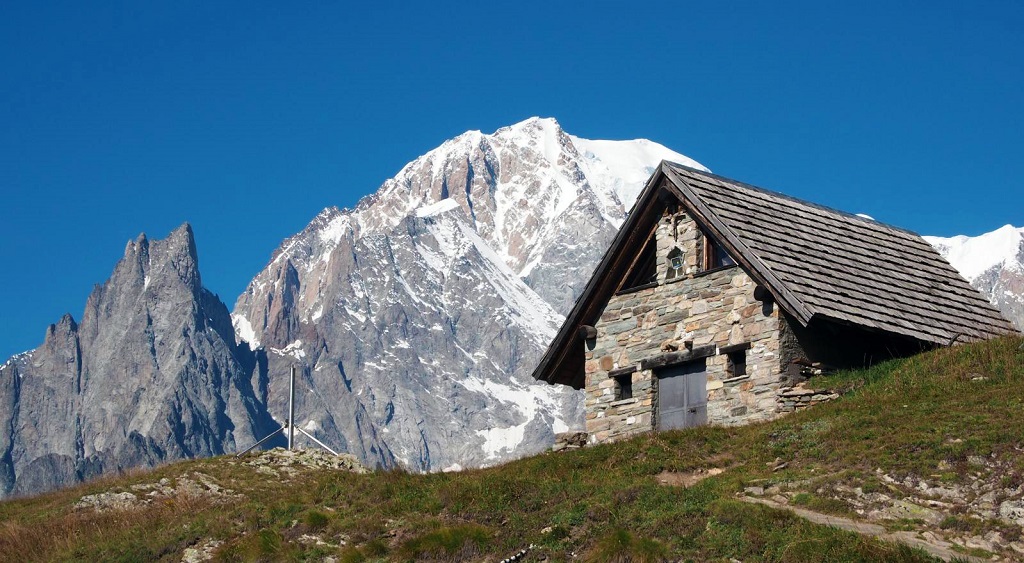Mont de la Saxe, Aiguilles Noires de Peuterey, Vallée d'Aoste - ©Simonsimages Mont de la Saxe, Aiguilles Noires de Peuterey, Vallée d'Aoste