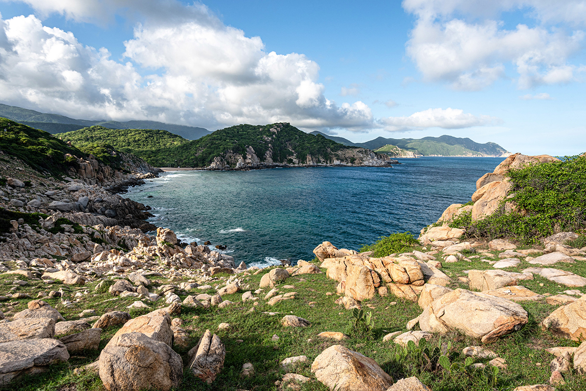 C&ocirc;te pr&egrave;s de la baie de Vinh Hy, &agrave; proximit&eacute; du parc de Nui Chua &copy;Denis Chambon