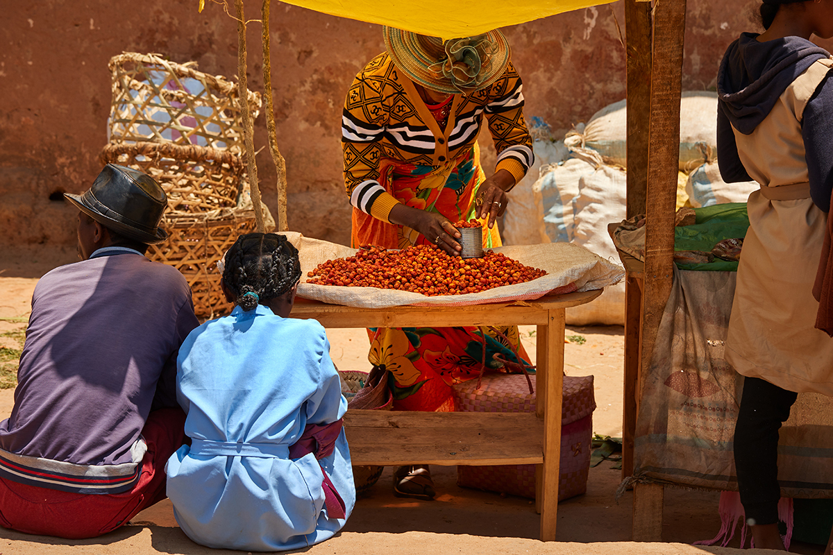 Sur un march&eacute; malgache &copy;Martin Mecnarowski / AdobeStock