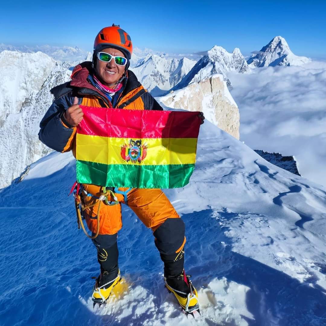 Hugo Ayaviri au sommet du Gasherbrum II - &copy;Hugo Ayaviri