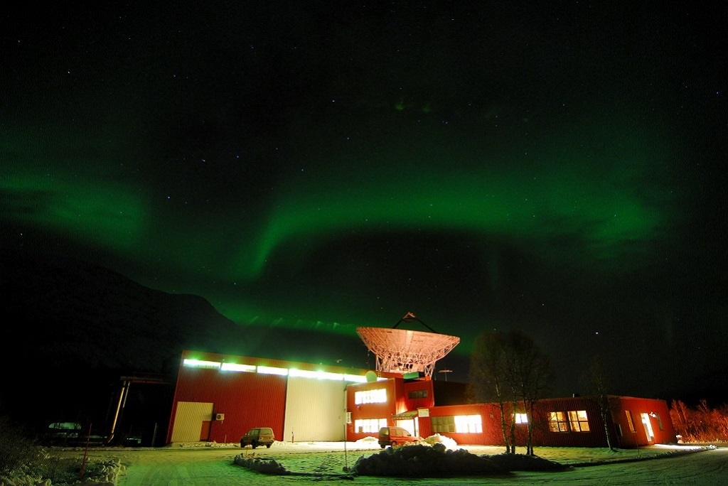 L'antenne UHF du radar EISCAT &agrave; Ramsfjord, &agrave; une trentaine de kilom&egrave;tres de Troms&oslash;