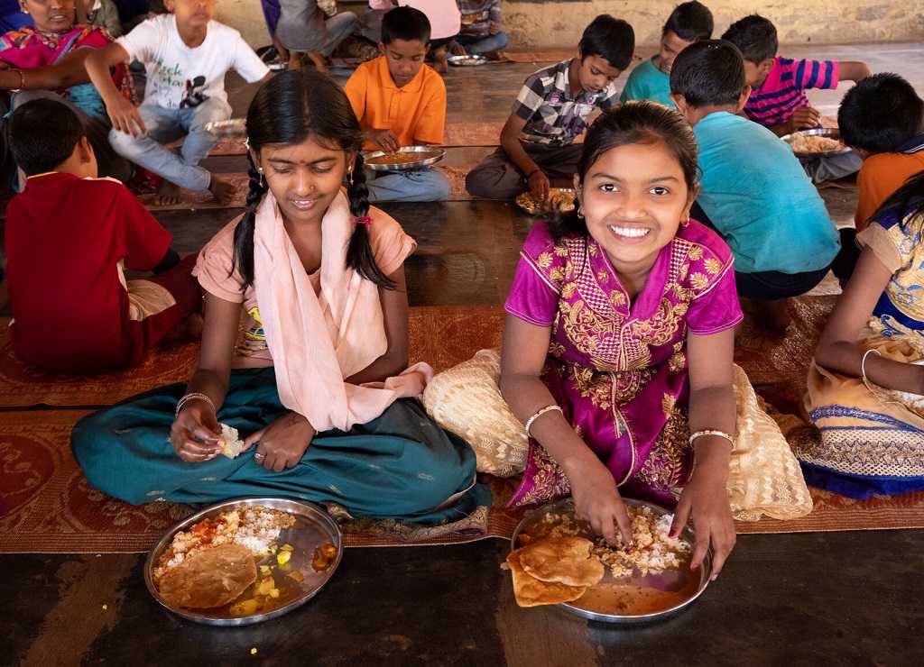 &Agrave; l'heure du repas : cuisine v&eacute;g&eacute;tarienne aux saveurs de l&rsquo;Inde du Sud. Megha et Prema. - &copy;Luc Mercure