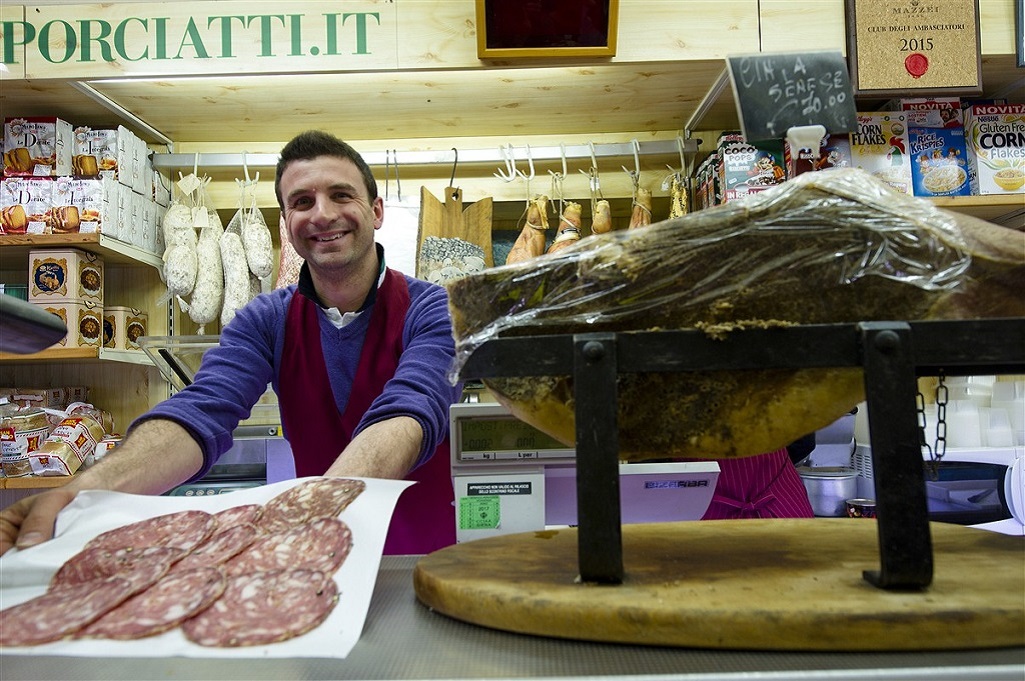 Dans la charcuterie de Ricardo Porciatti &agrave; Radda in Chianti - &copy;Christophe Migeon