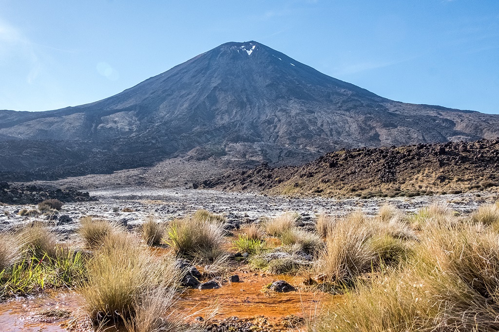 Mont Ngauruhoe, Tongariro Alpine Crossing - ©Stanislas Gros Mont Ngauruhoe, Tongariro Alpine Crossing - ©Stanislas Gros