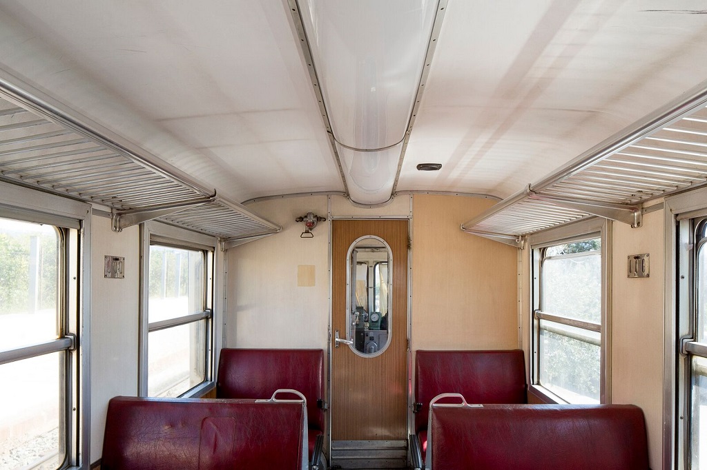 L&rsquo;int&eacute;rieur d&rsquo;un wagon de la ligne r&eacute;gionale de transport ferroviaire en Sicile, 10 avril 2015. - &copy;Massimo Siragusa/Agence Vu'